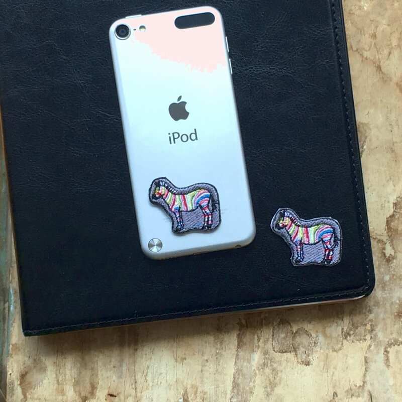 虹色シマウマ刺繍iPad