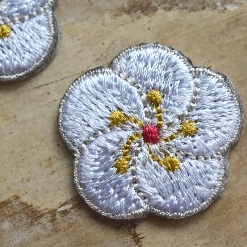 梅の花刺繍ワッペン