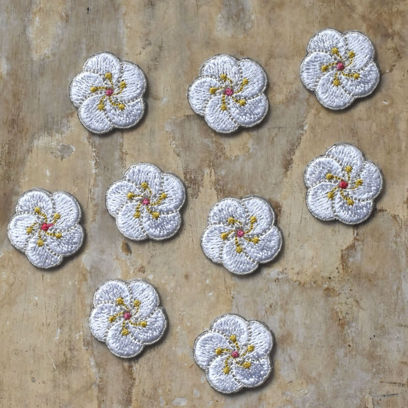 梅の花刺繍ワッペン