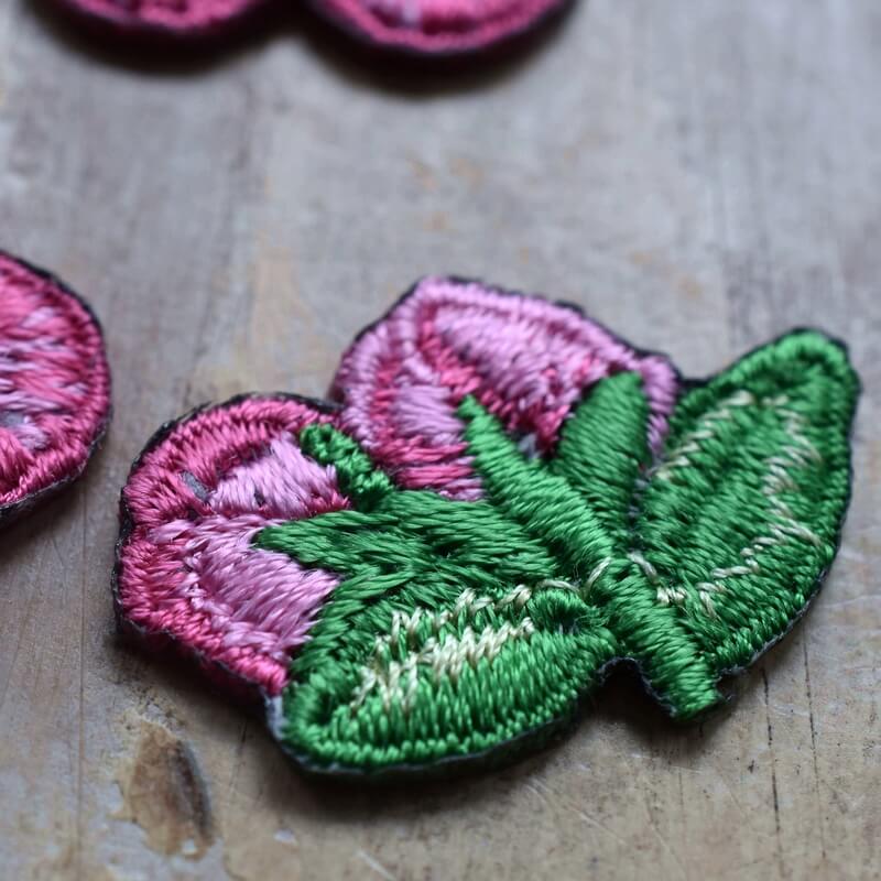 桃の花刺繍ワッペン蕾アップ