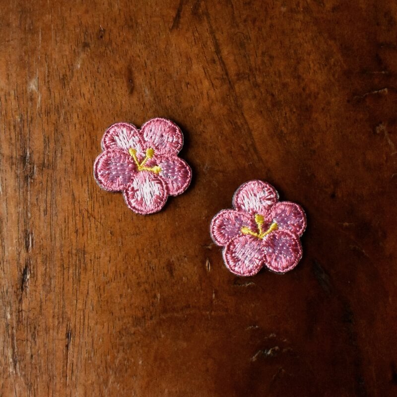 桃の花刺繍ワッペン