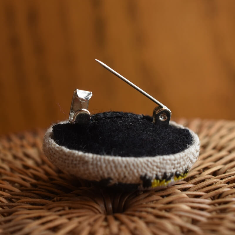 ボタン刺繍ブローチ/29