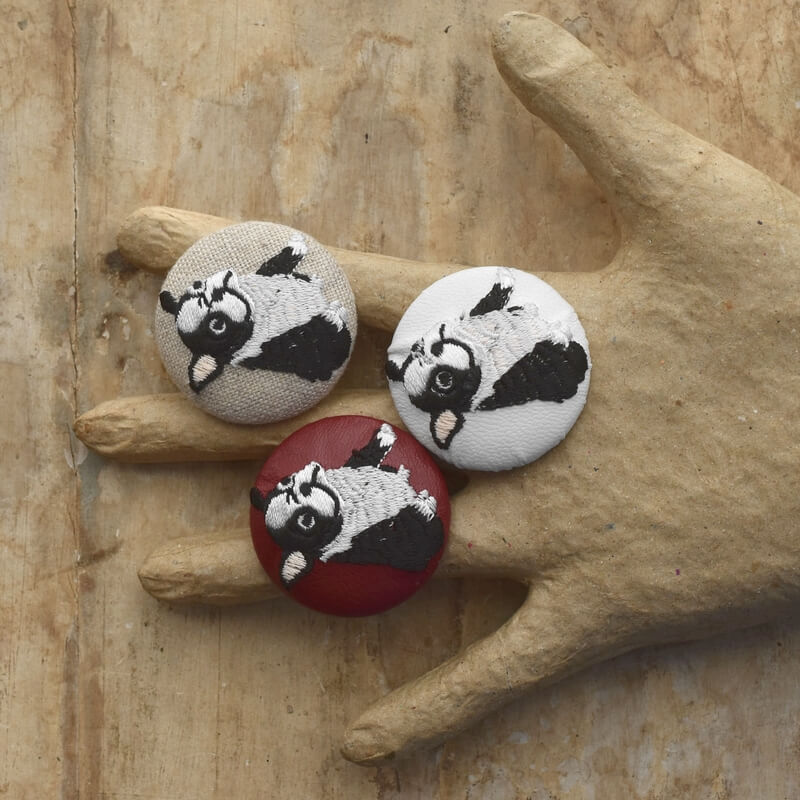 フレンチブルドックくるみボタン刺繍ブローチ/38