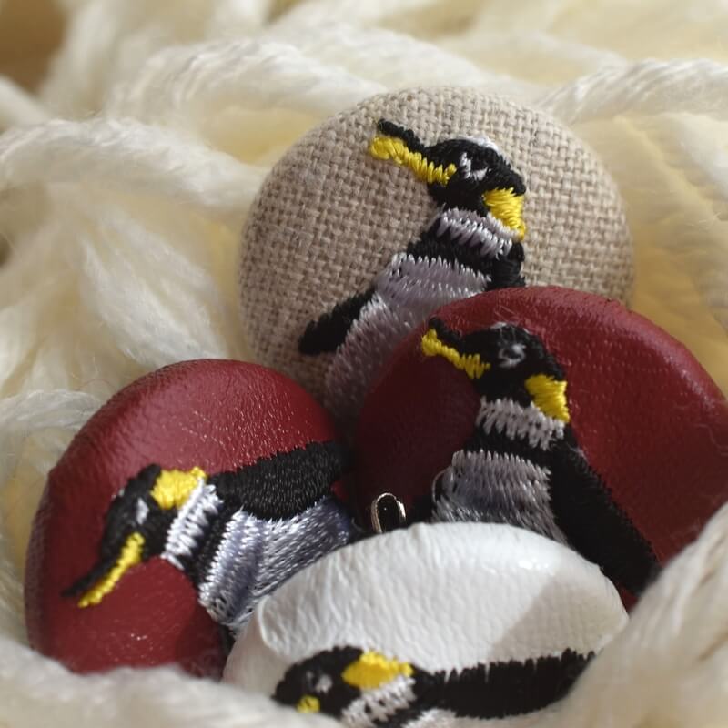 ペンギンくるみボタン刺繍ブローチ/29