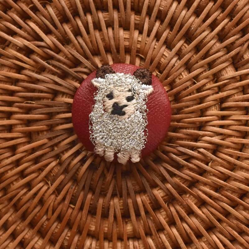 ヒツジくるみボタン刺繍ブローチ/22