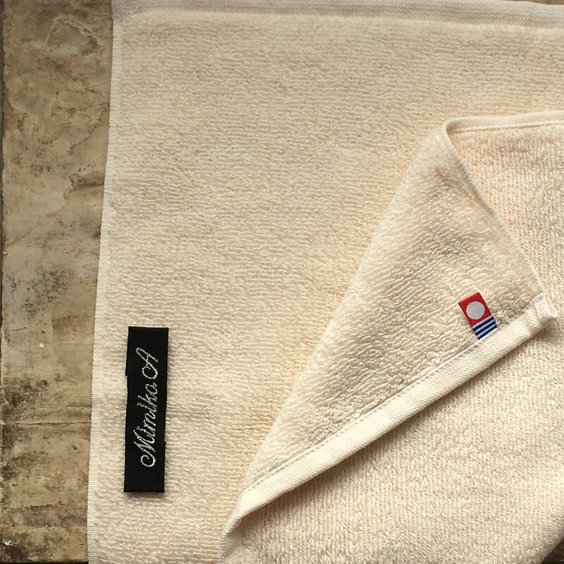 綿サテン:刺繍ネームタグabcタオル