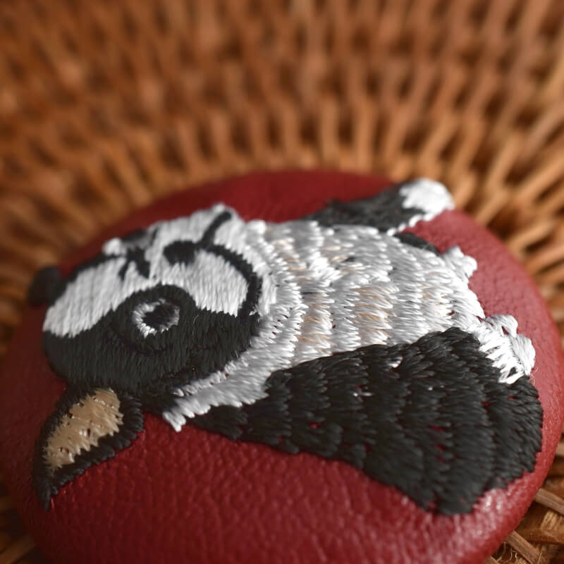 フレンチブルドックくるみボタン刺繍ブローチ/38