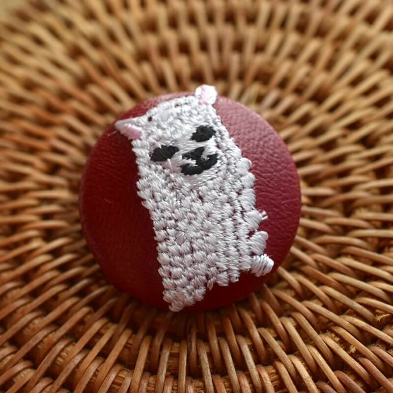アルパカくるみボタン刺繍ブローチ/29