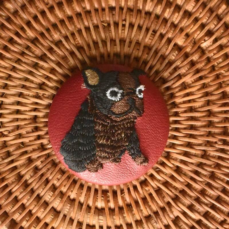 茶色いフレンチブルドックくるみボタン刺繍ブローチ/38
