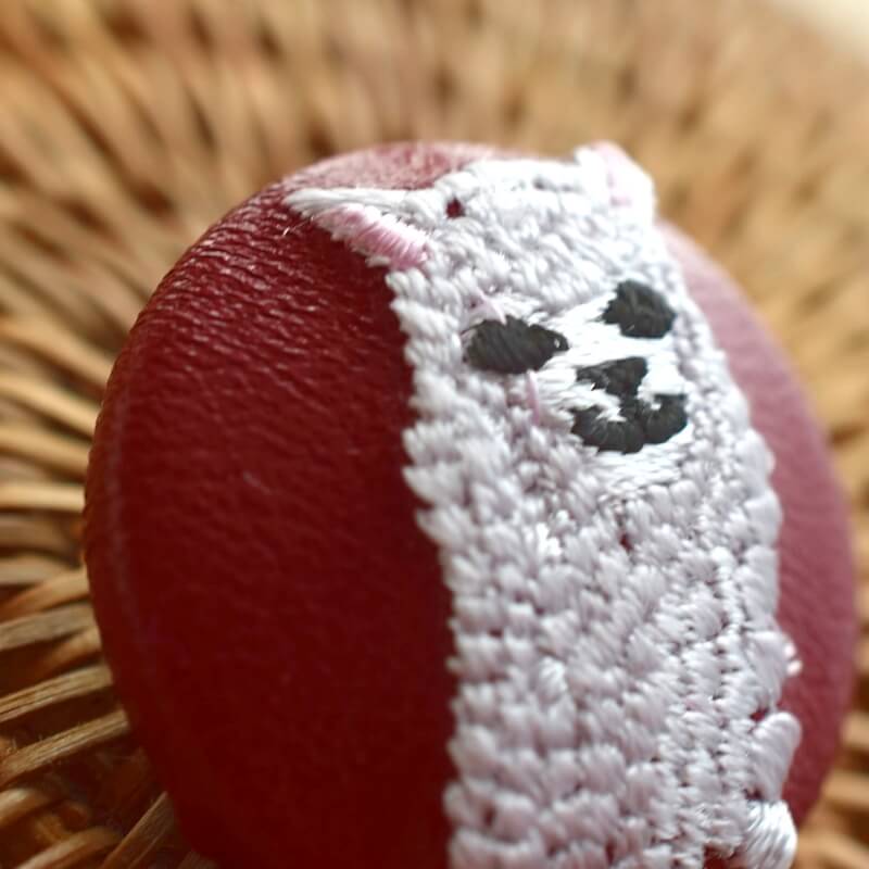 アルパカくるみボタン刺繍ブローチ/29