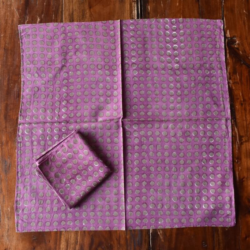 ポルカドットのプリントハンカチ