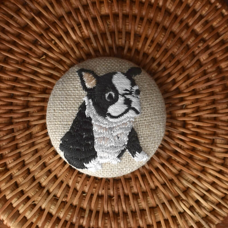 フレンチブルドックくるみボタン刺繍ブローチ/38