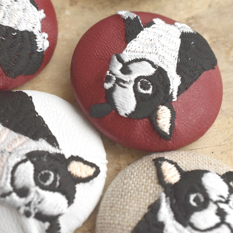 フレンチブルドックくるみボタン刺繍ブローチ/38