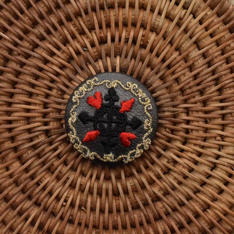 金トランプくるみボタン刺繍ブローチ/29