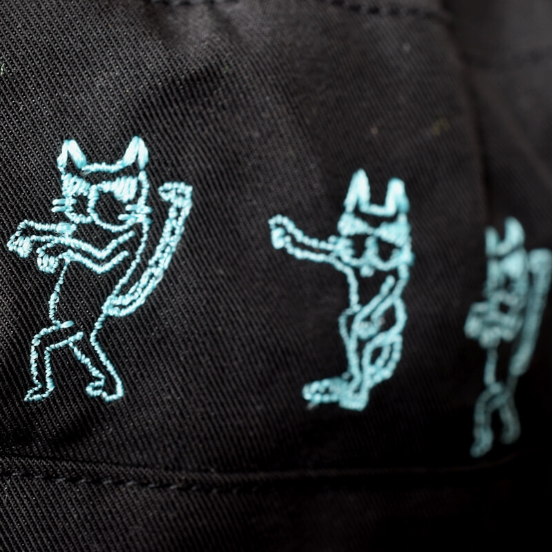 レロレロミミケル刺繍入り帽子