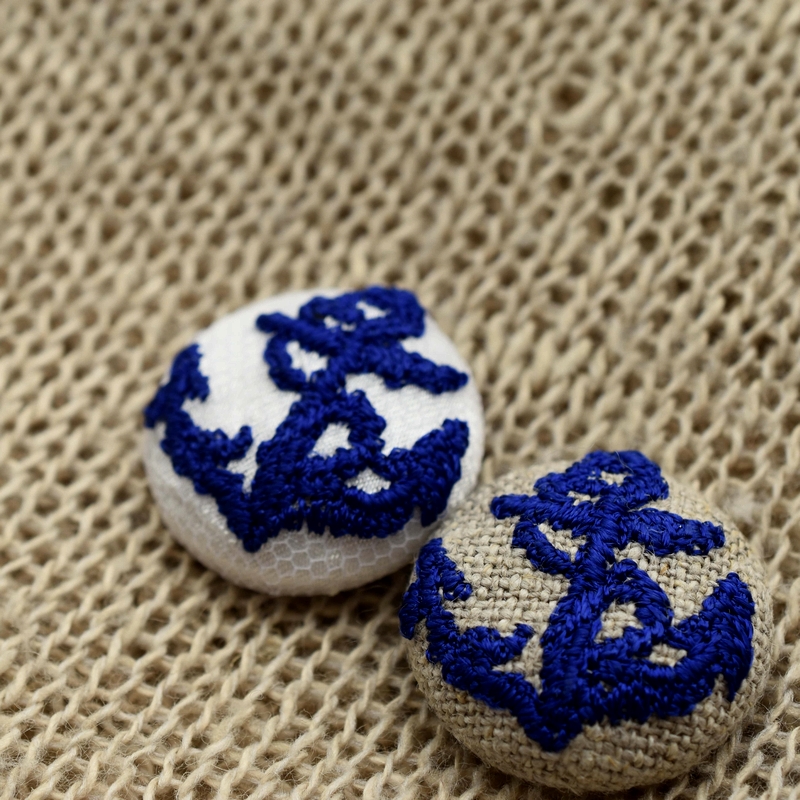 アンカー金青の碇･くるみボタン刺繍ブローチ/22