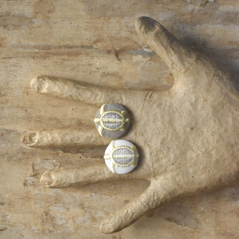 黄色のホヌ海亀くるみボタン刺繍ブローチ/22