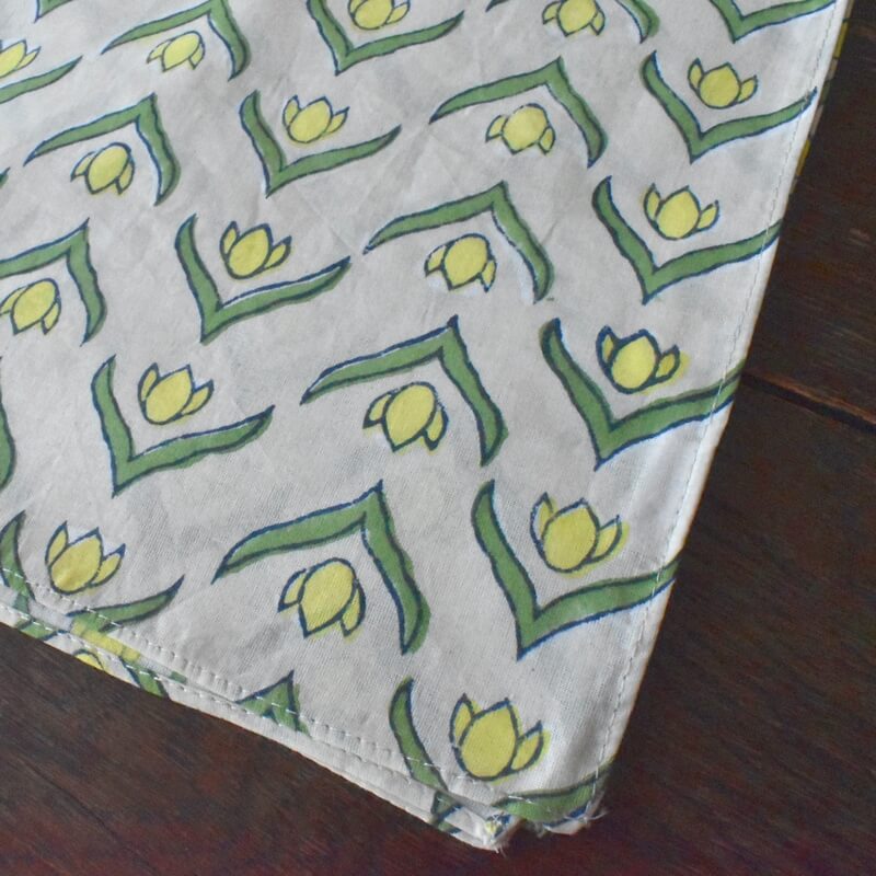 チューリップのお花畑プリントハンカチ