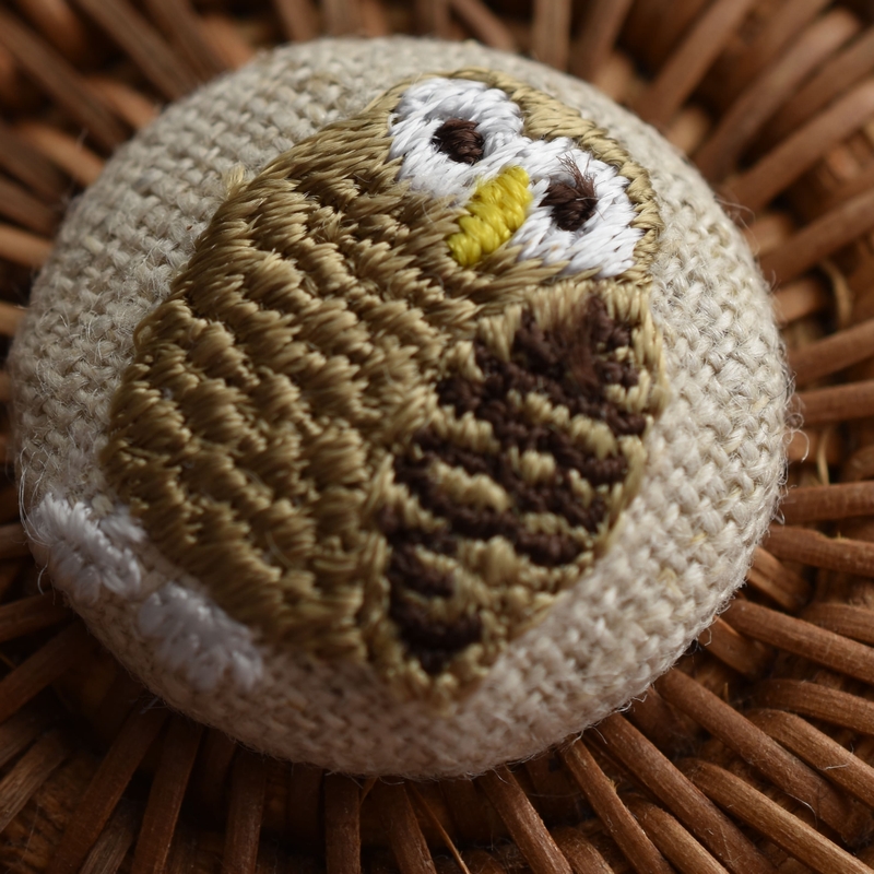 フクロウくるみボタン刺繍ブローチ/22