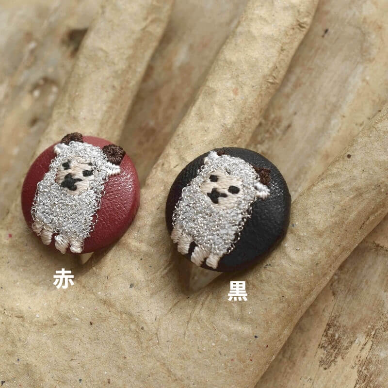 ヒツジくるみボタン刺繍ブローチ/22色