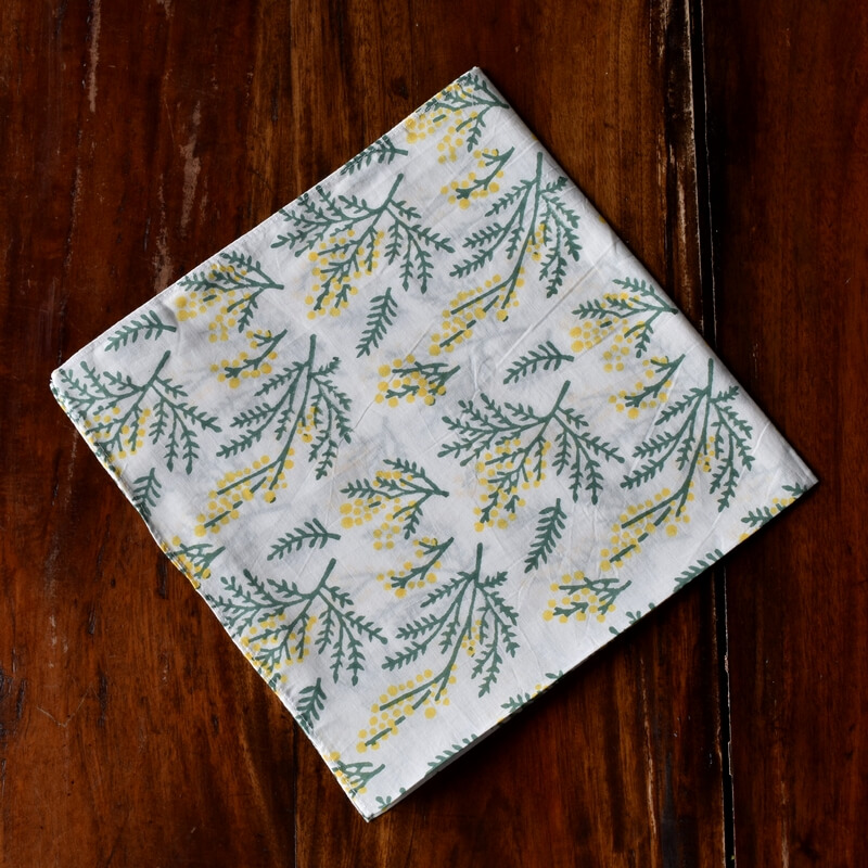 ミモザの園プリントハンカチ