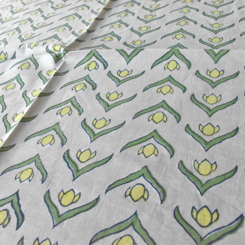 チューリップのお花畑プリントハンカチ