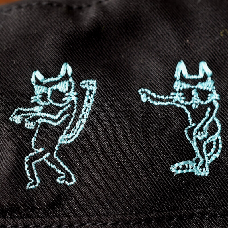 レロレロミミケル刺繍入り帽子