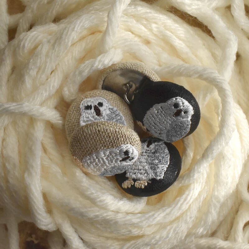 白フクロウくるみボタン刺繍ブローチ/22