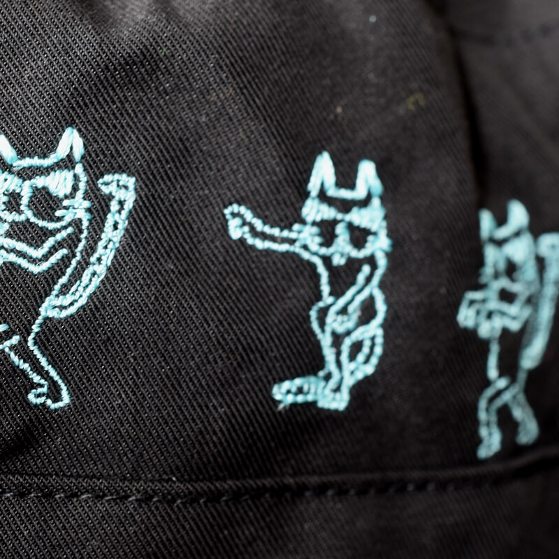 レロレロミミケル刺繍入り帽子