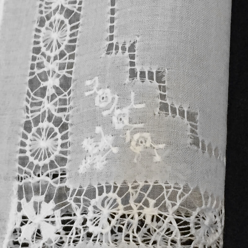 Buranoハンドワーク刺繍ハンカチーフ裏