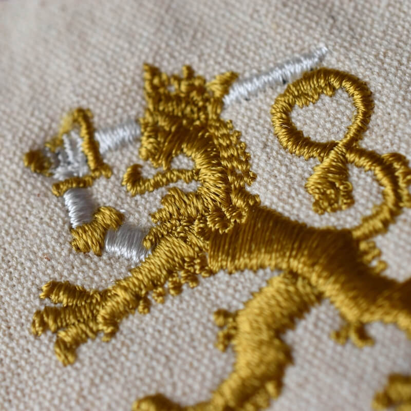 フィンランドの金のライオン紋の刺繍図案黄色
