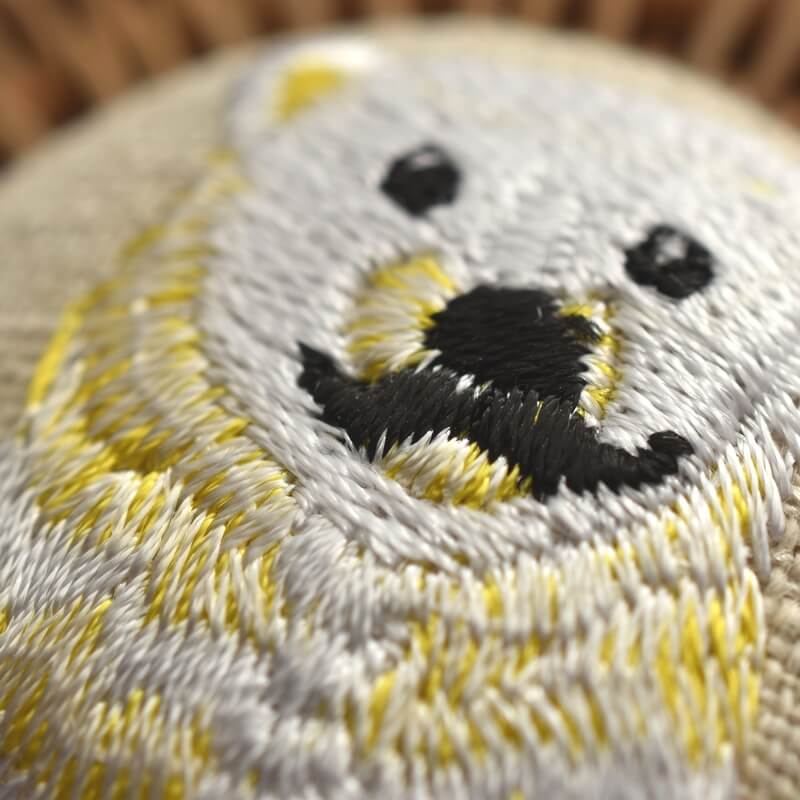 白熊イエローくるみボタン刺繍ブローチ/38