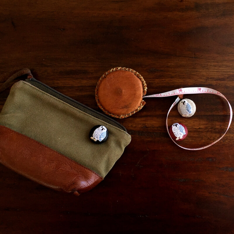 フクロウくるみボタン刺繍ブローチ/22