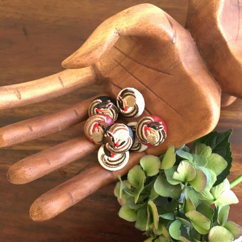 りすくるみボタン刺繍ブローチ/22