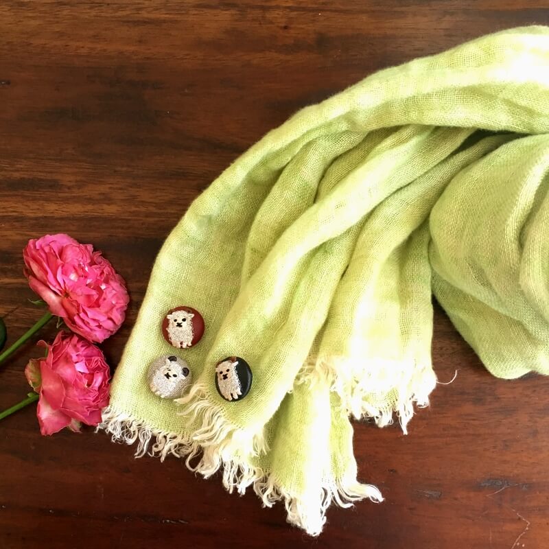 ヒツジくるみボタン刺繍ブローチ/22ストール