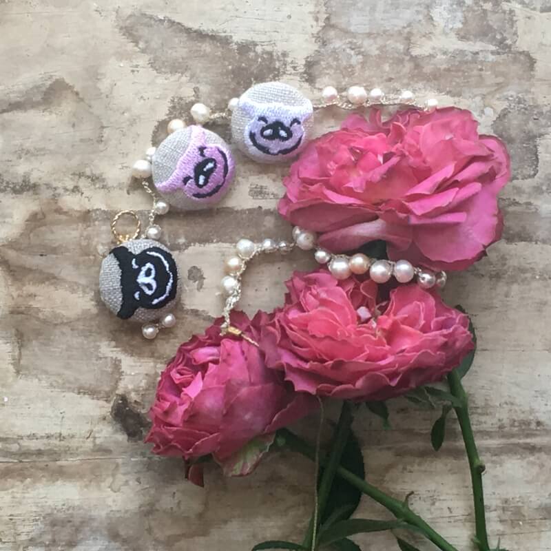 子ぶたくるみボタン刺繍ブローチ/22