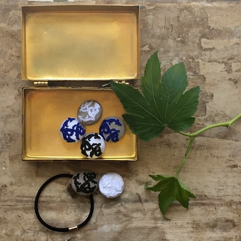 アンカー_Anchor刺繍のくるみボタン