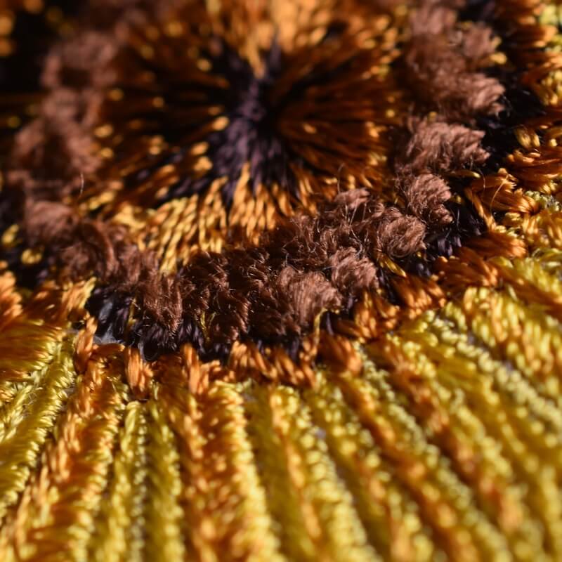 一輪花刺繍ひまわりアップ